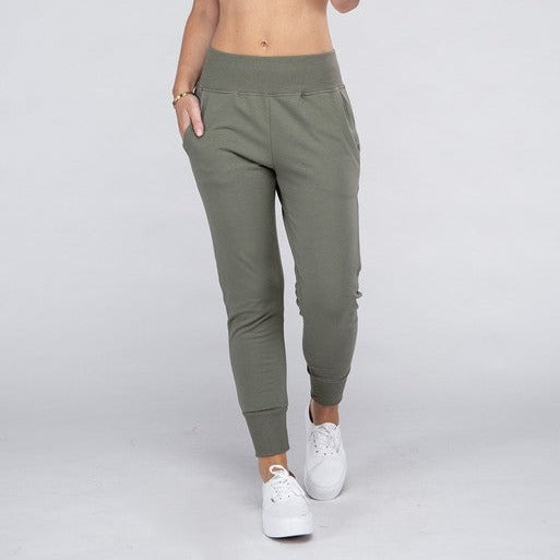 These must-have Comfy Stretch Lounge Sweat Pants are the perfect loungewear option. Their soft and stretchy fabric provides unparalleled comfort while the elastic waistband ensures a secure and flexible fit. Whether you're relaxing at home or running errands, these pants will keep you comfortable and stylish.