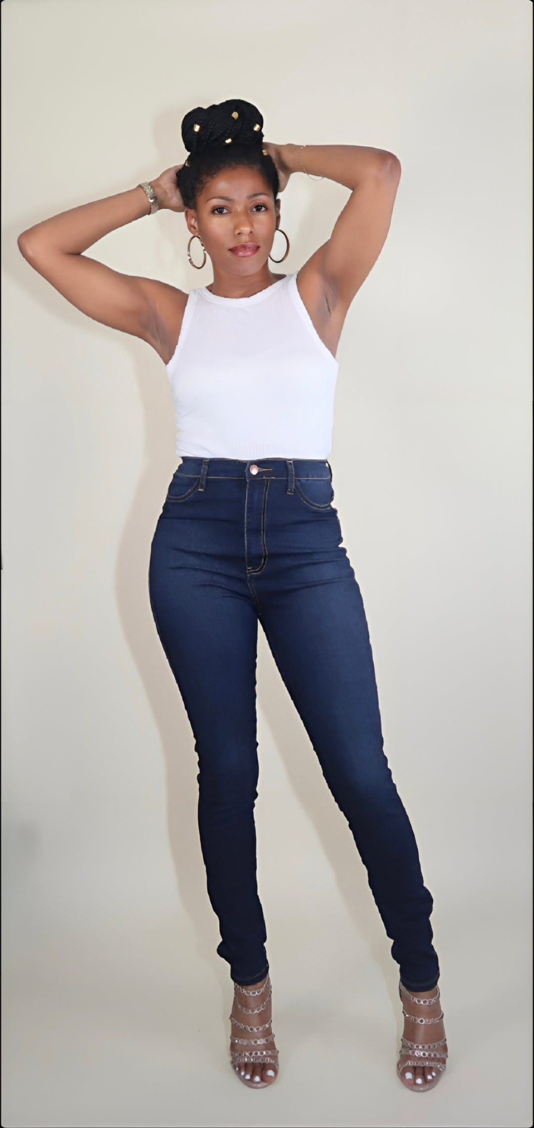 Dark blue High rise Super stretch Classic Denim Full length Rise: 11.5" Inseam: 30" Color may vary due to lighting on image