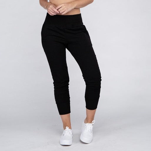 These must-have Comfy Stretch Lounge Sweat Pants are the perfect loungewear option. Their soft and stretchy fabric provides unparalleled comfort while the elastic waistband ensures a secure and flexible fit. Whether you're relaxing at home or running errands, these pants will keep you comfortable and stylish.